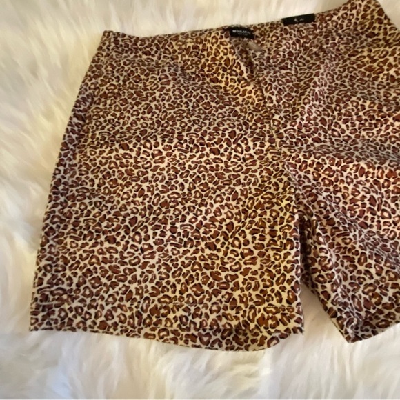 Lee Women's Leopard Print Shorts Regular Fit Mid Rise‎ Size 12 Pockets New - Picture 8 of 11